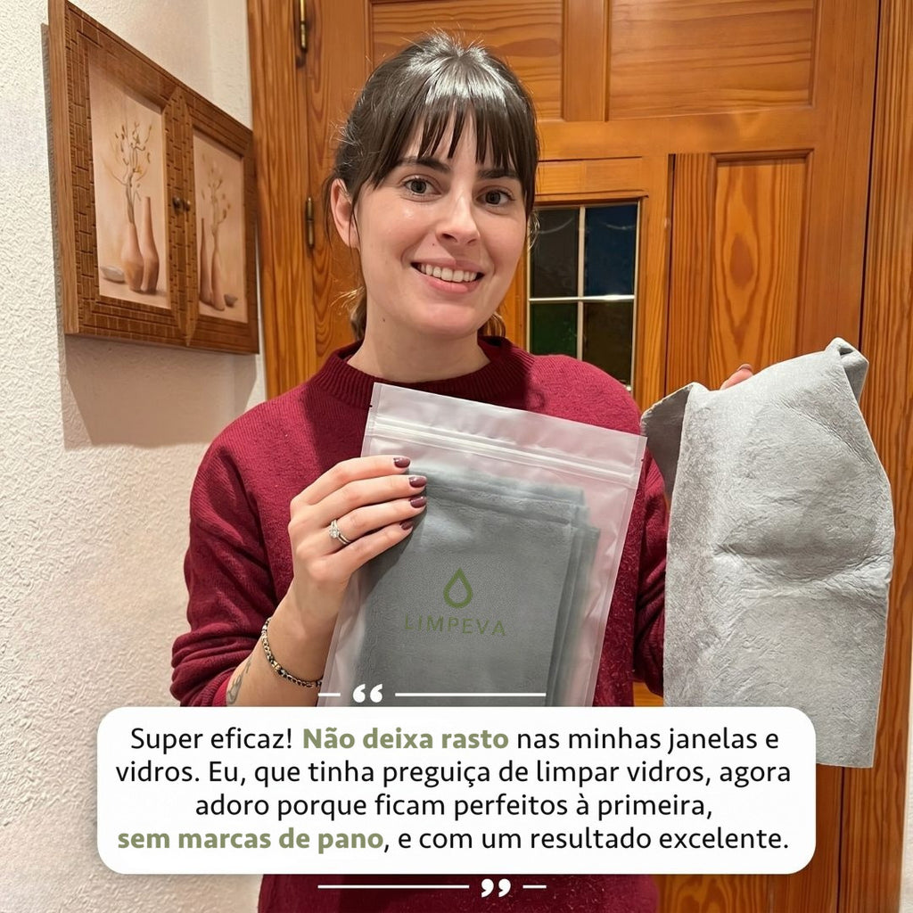 Cliente com os panos mágicos LIMPEVA